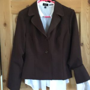 Women’s brown blazer fitted